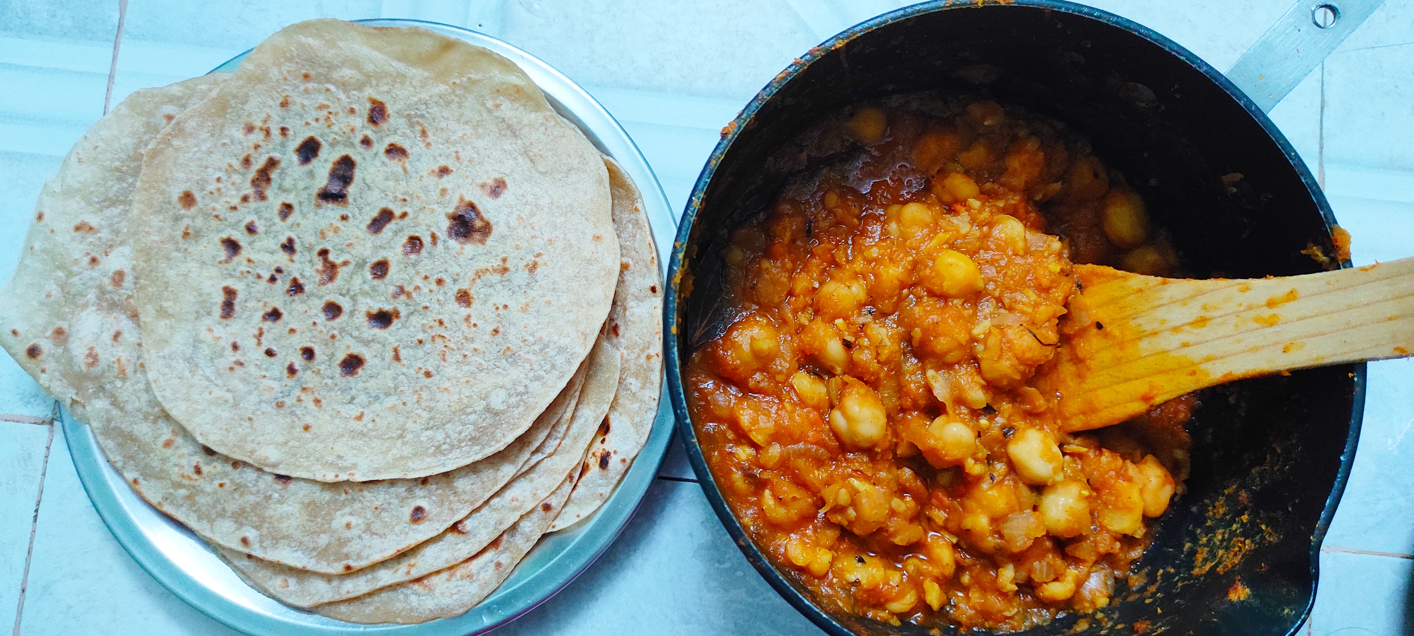 Chana masala with rotis