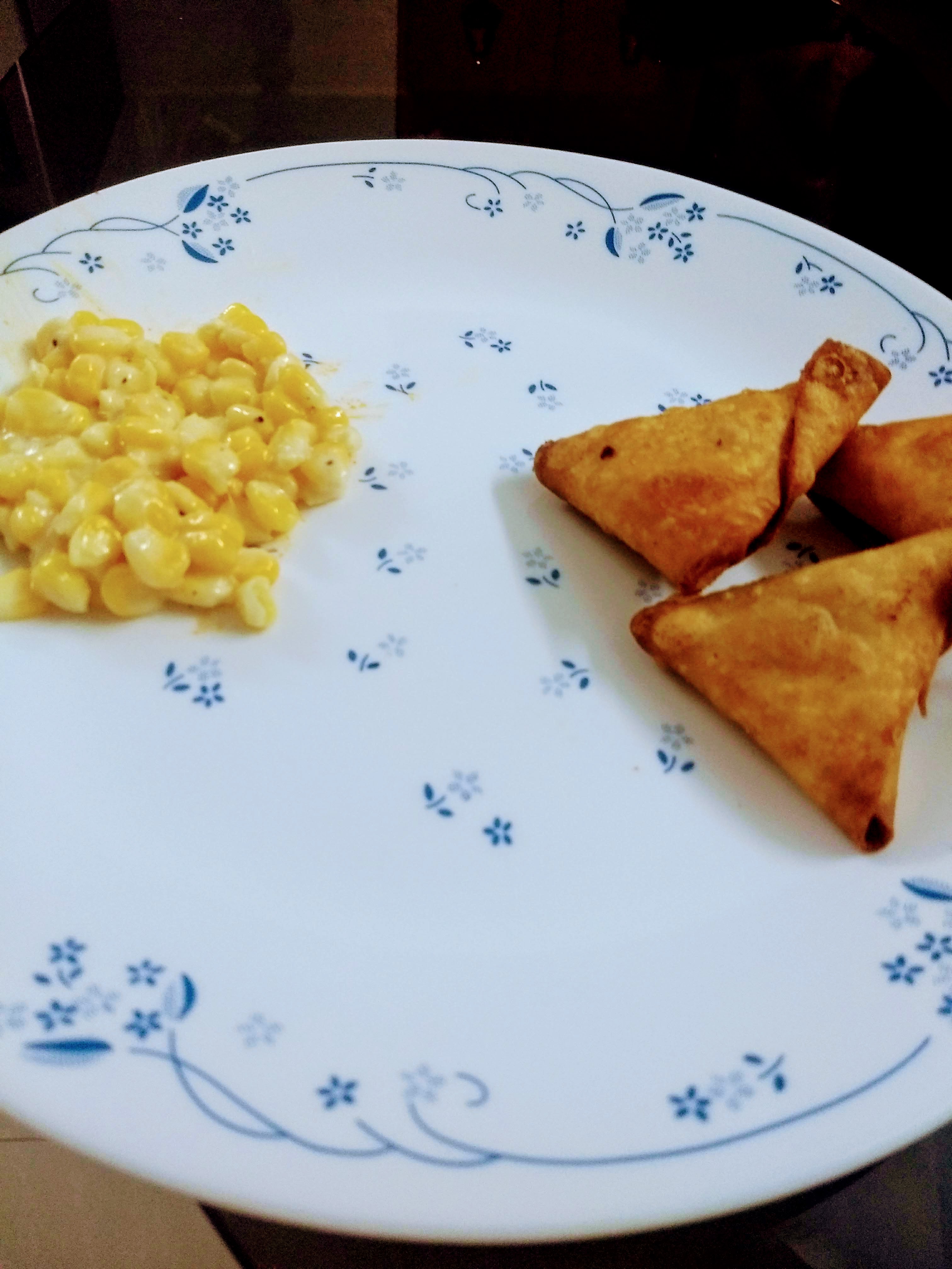 Mini samosas and corn